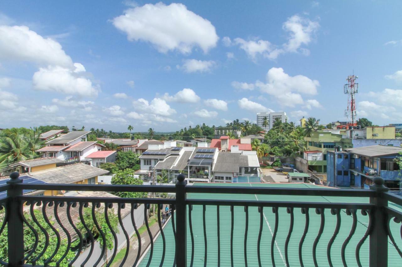 Hotel Queensbury Malabe Kaduwela Kültér fotó