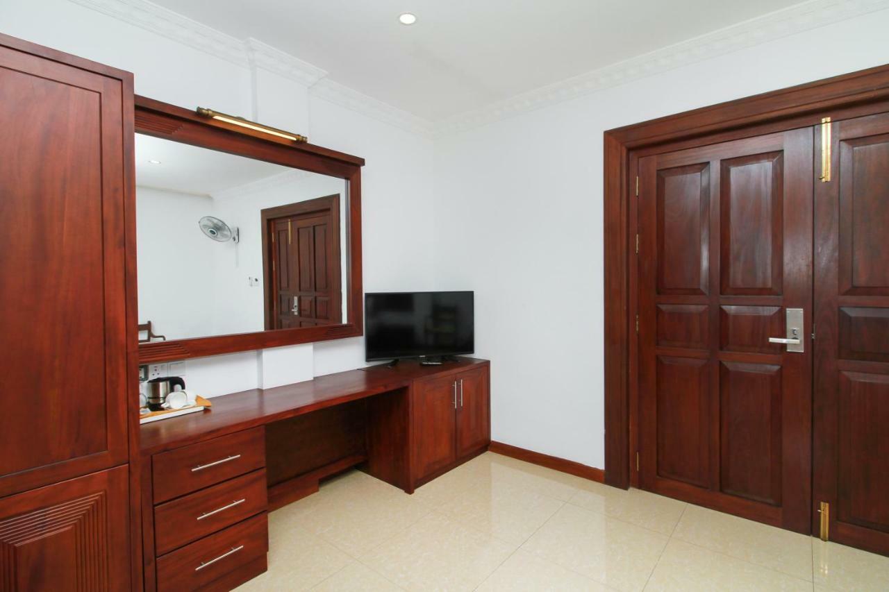 Hotel Queensbury Malabe Kaduwela Kültér fotó