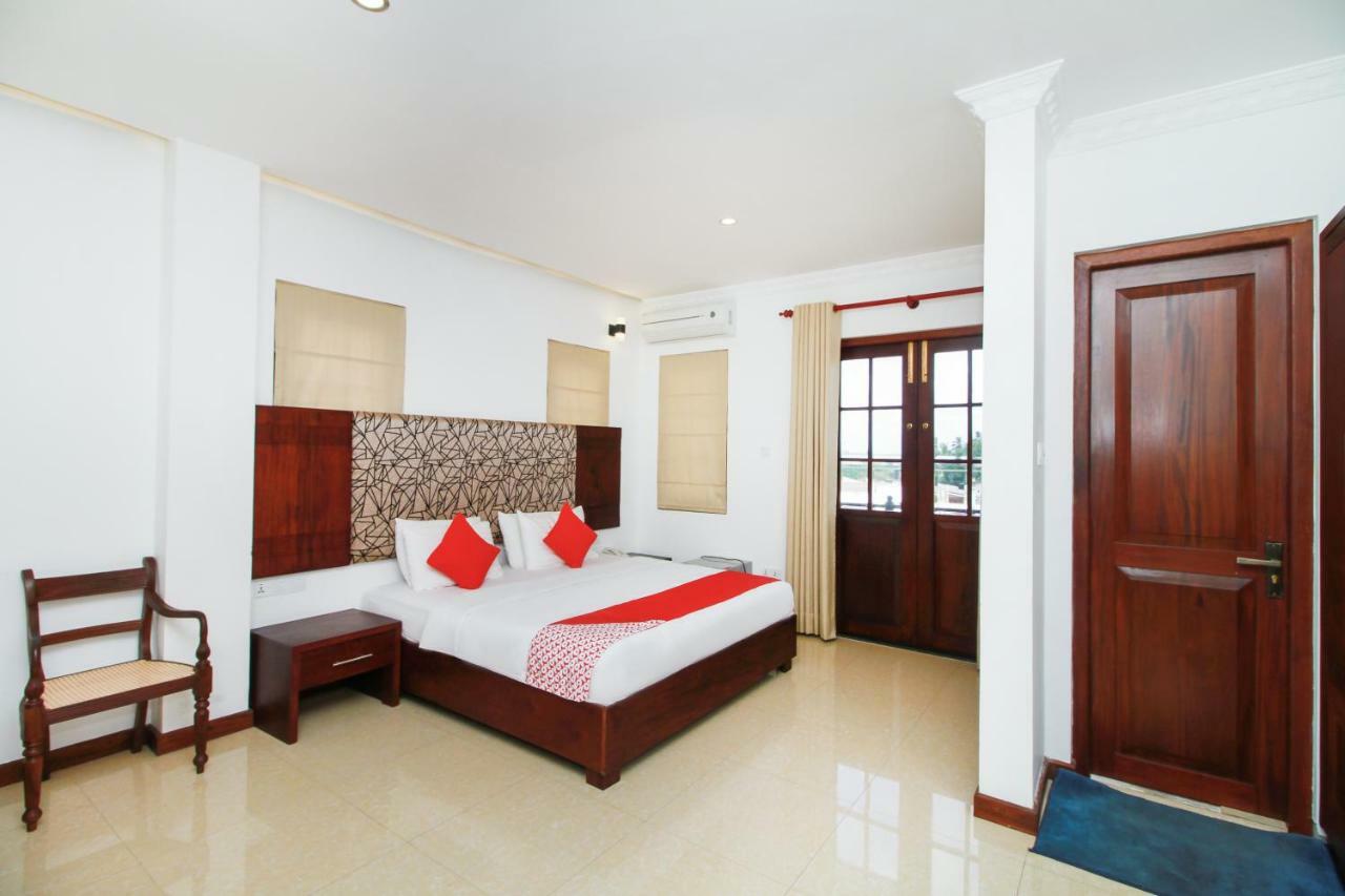Hotel Queensbury Malabe Kaduwela Kültér fotó