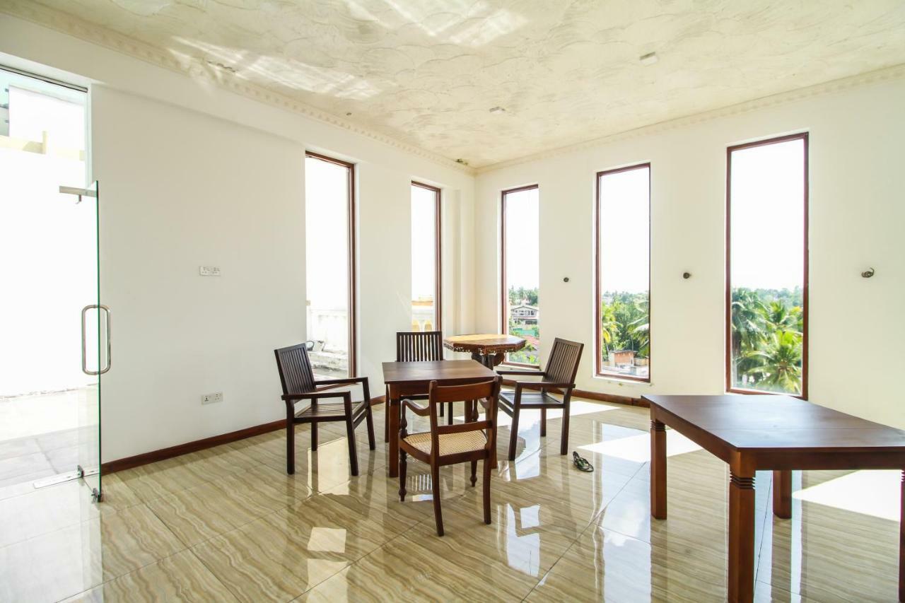 Hotel Queensbury Malabe Kaduwela Kültér fotó