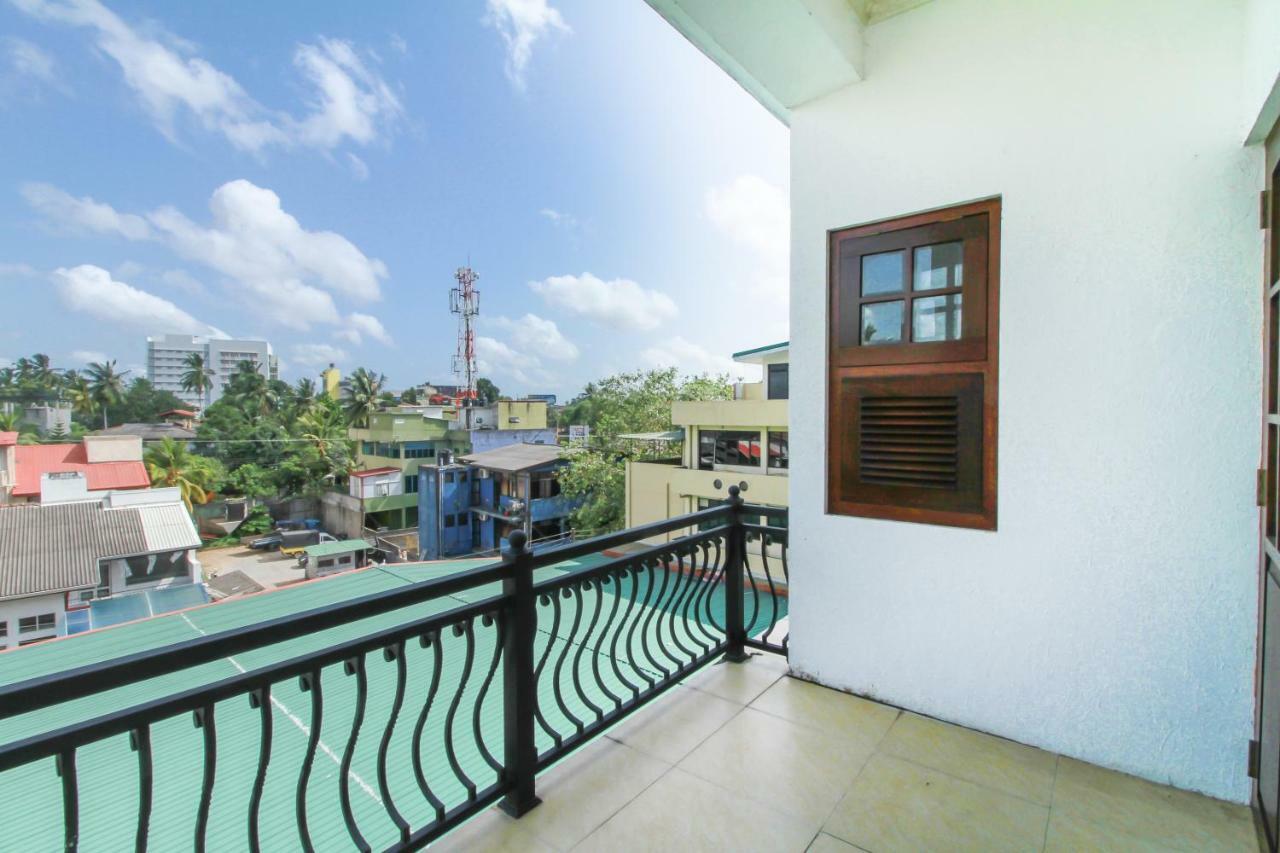 Hotel Queensbury Malabe Kaduwela Kültér fotó