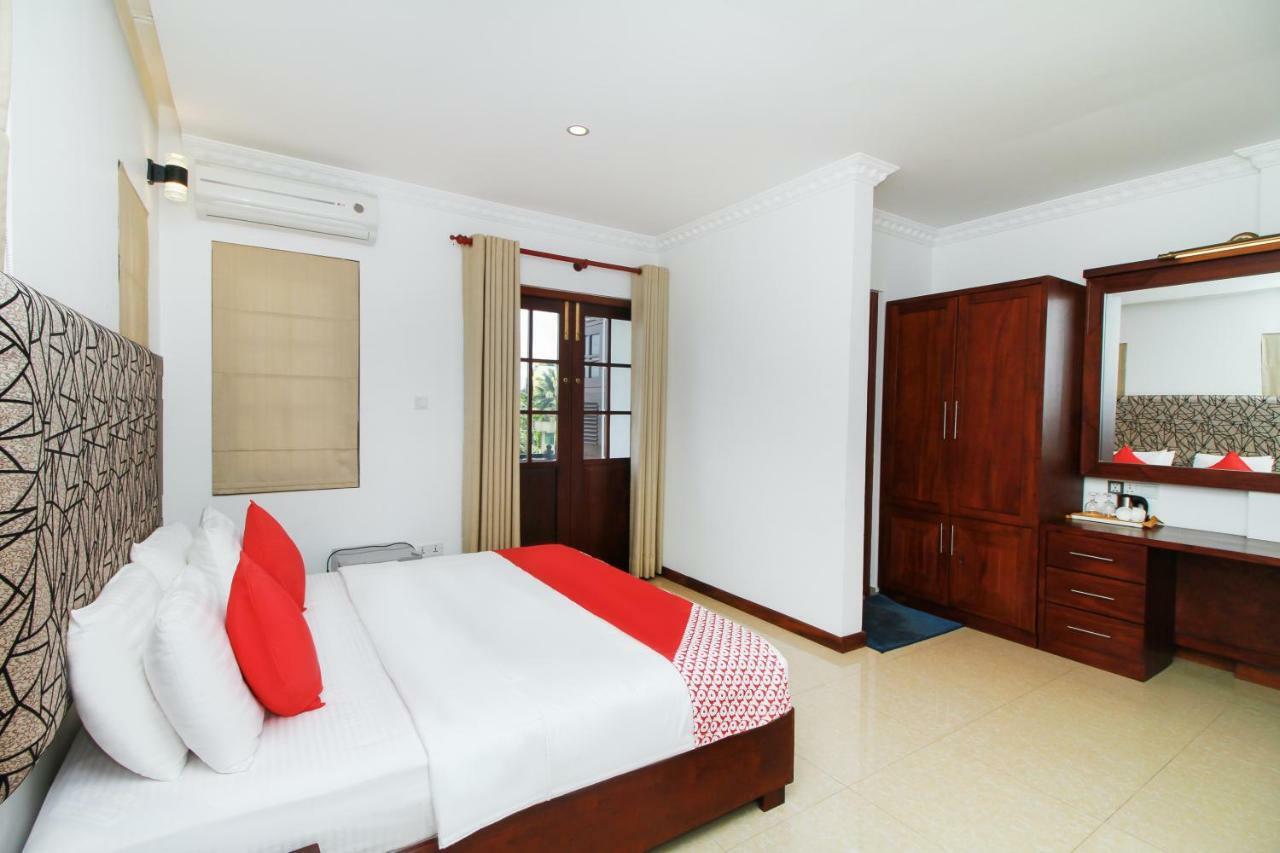 Hotel Queensbury Malabe Kaduwela Kültér fotó